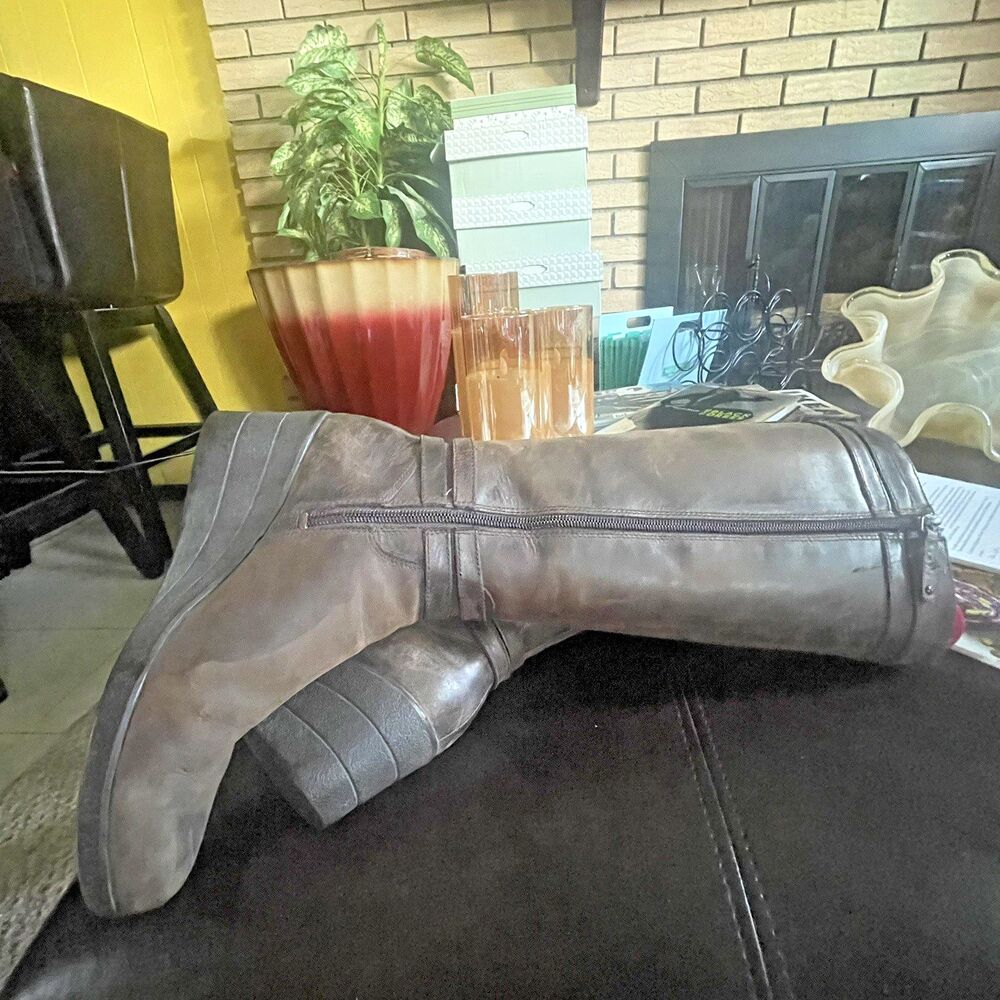 UGG Waterproof Lesley Brown Leather Wedge Tall Boots Buckle Detail Wms Size 7 - Picture 13 of 14